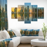 Art DesignArt Dubai Marina UAE. U centru Panoramskog pogleda Cityscapes Photography na zamotanim platnama postavljeno.